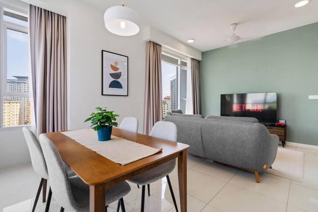 Apartemen Kl East Mall-theridge-ps4-pool Table-netflix
