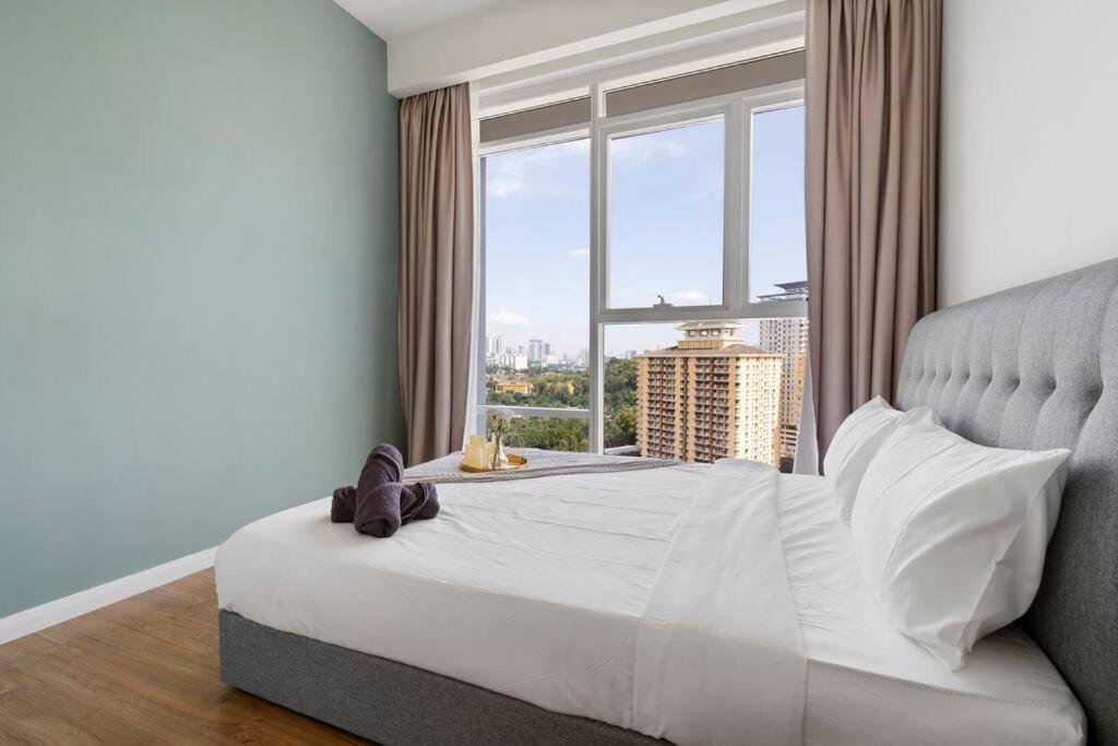 Kl East Mall-theridge-ps4-pool Table-netflix Apartemen Kuala Lumpur